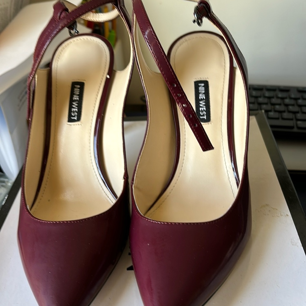 Sling back pumps